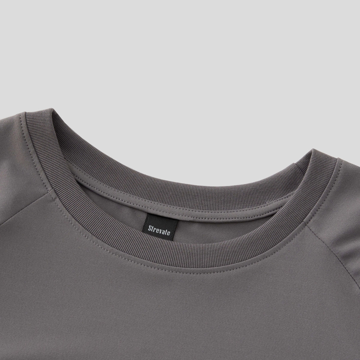 Men's Raglan Sleeve Athletic T-Shirt for Workout and Casual Wear